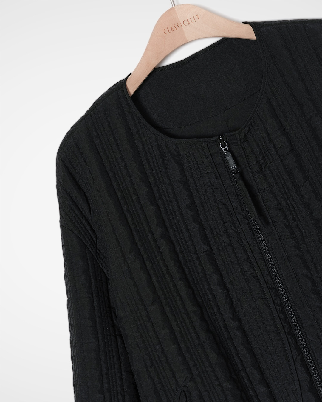 Vertical Quilted Zip Jacket 제품 사진 2