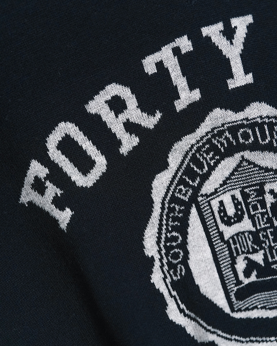 Collegiate Lettering Crewneck Knit 제품 사진 2