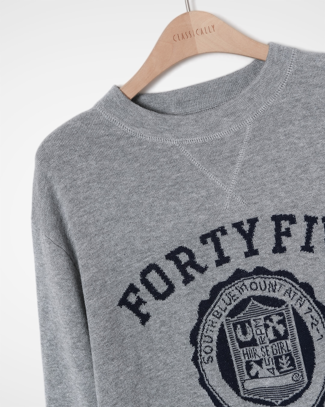 Collegiate Lettering Crewneck Knit 제품 사진 4
